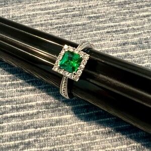 Elegant Green Gemstone Silver Ring